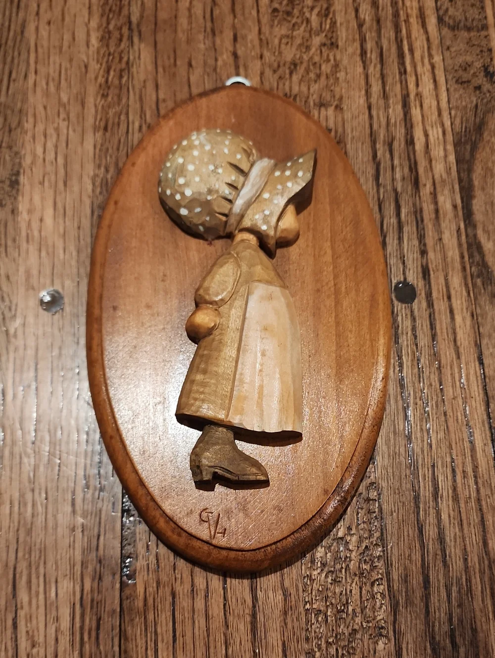 Hand-Carved Wooden Girl Plaque Wall Decor in Natural Brown